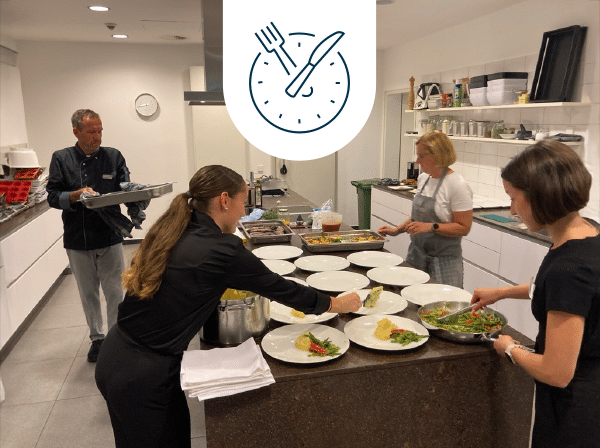 Jule und Elise bei  Chefkoch Martin Laubrock  
